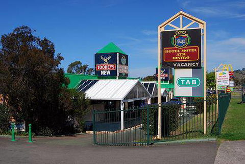 Oaks Hotel Motel - Australia Accommodation 13