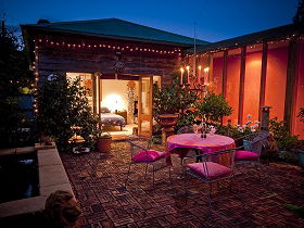 At Eleven, La Petite Maison - Australia Accommodation 0