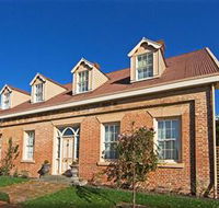 Racecourse Inn - The - Australia Accommodation