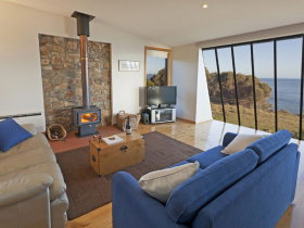 Hazards Hideaway - Australia Accommodation 0