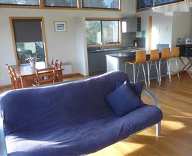Beachcomber House - Australia Accommodation 2