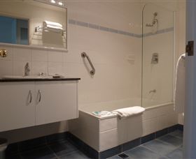 Mayfair Plaza Motel - Australia Accommodation 3