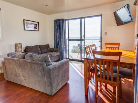 Swansea Beach Chalets - Australia Accommodation 1
