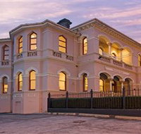 Roxburgh House Apartments - Australia Accommodation
