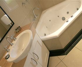 Graham Apartments - Australia Accommodation 4