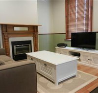 Myrtle Cottage - Australia Accommodation