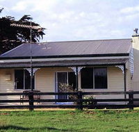 Leafmoor Cottage - Australia Accommodation