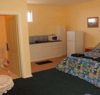 Penguin Holiday Apartments - Australia Accommodation