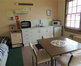 Ross Caravan Park & Heritage Cabins - Australia Accommodation 1
