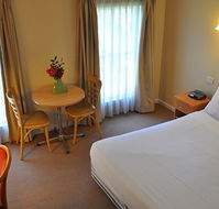 Glen Inn Motel  Apartments - Australia Accommodation