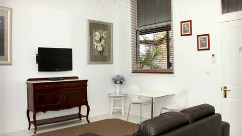 CocknBull Boutique Hotel - Australia Accommodation 1