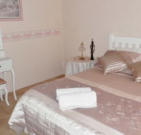 Eldorado Cottage on Main - Australia Accommodation