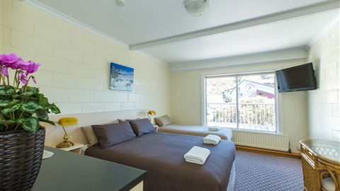 Falls Creek Hotel - Australia Accommodation 0
