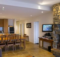 Alpine Woodsmoke Apartments - Australia Accommodation