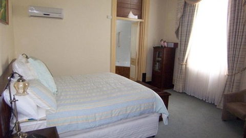 Bank On Main - Australia Accommodation 1