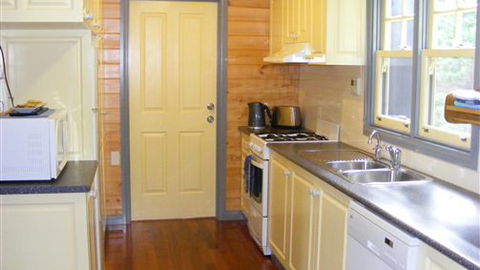 Belfast Cottages - Australia Accommodation 1