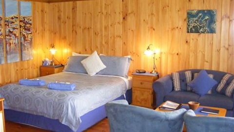 Belfast Cottages - Australia Accommodation 3
