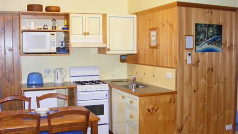 Belfast Cottages - Australia Accommodation 5