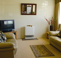 Peel Cottage - Australia Accommodation