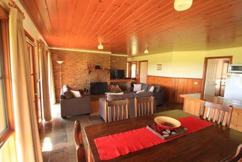 Apollo Bay Cottages - Australia Accommodation 4