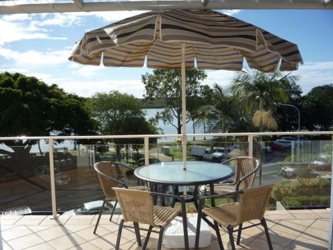 Regatta Riverfront Apartments - Australia Accommodation 3