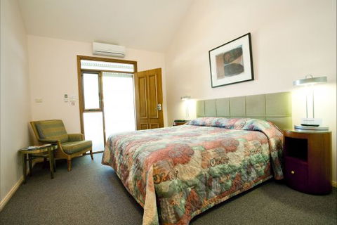 Gundaroo Colonial Inn - Australia Accommodation 2