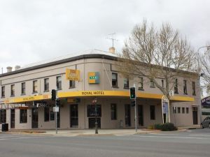 Royal Hotel Yass - Australia Accommodation 0