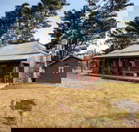 The Pines Cottage - Australia Accommodation
