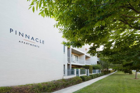 Pinnacle Apartments - Australia Accommodation 1