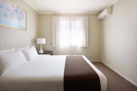 Pinnacle Apartments - Australia Accommodation 3