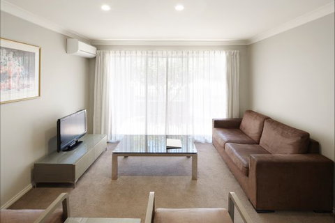 Pinnacle Apartments - Australia Accommodation 4