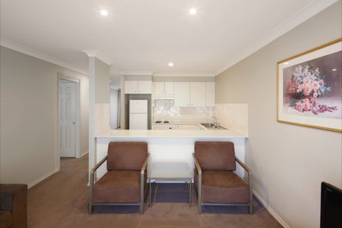 Pinnacle Apartments - Australia Accommodation 6