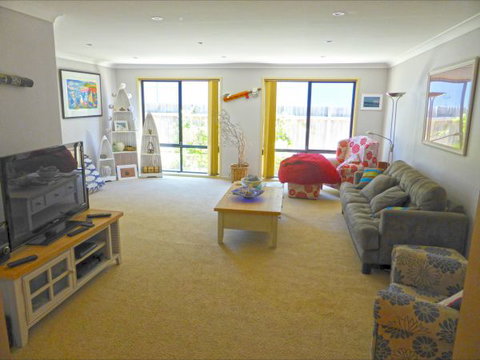 Palais D'Amor At Greenwell Point - Australia Accommodation 54