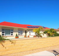 Christies Cottage for holidays and relocations. - Australia Accommodation