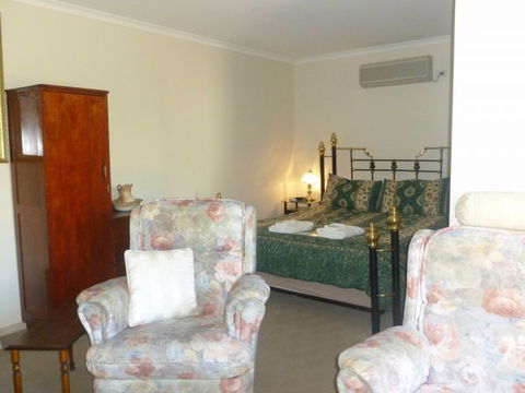 Country Cottages B&B - Australia Accommodation 6