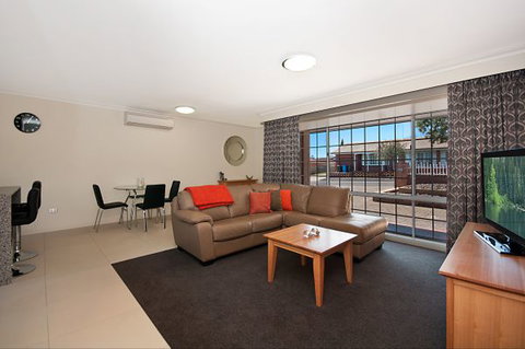 Limestone Coast Apartments - Australia Accommodation 3