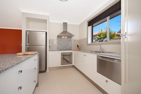 Limestone Coast Apartments - Australia Accommodation 4