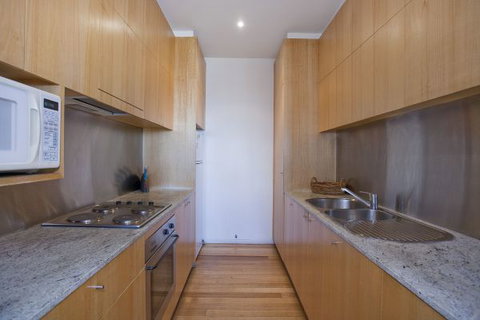 Phoenix Apartments - Australia Accommodation 3