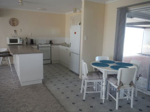 Alilly - Australia Accommodation 2