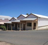 Carmines Antiques and Accommodation - Australia Accommodation