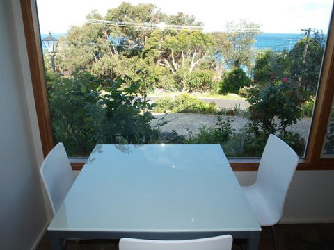 Beach Views Lorne - Australia Accommodation 3