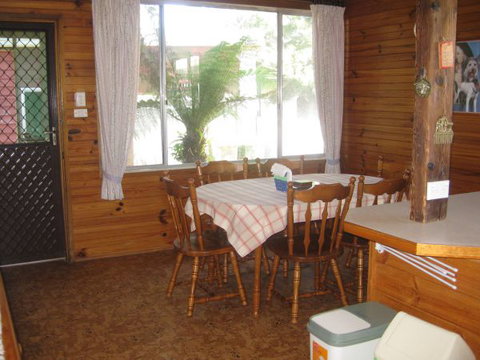 Grantham House  Pet Friendly Holiday Home - Australia Accommodation 1