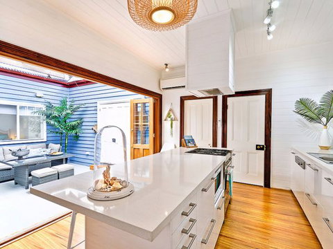 Driftwood Beach House - Australia Accommodation 1