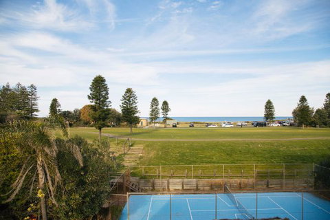 Reef Resort Apartments - Australia Accommodation 3