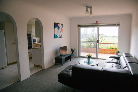 Reef Resort Apartments - Australia Accommodation 4