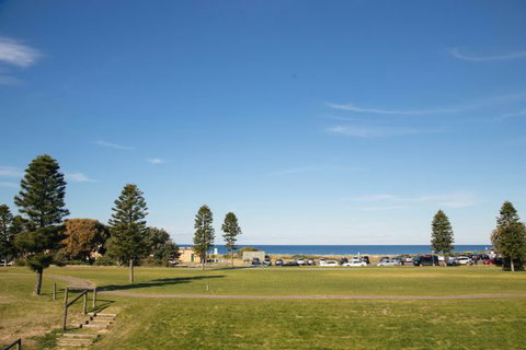 Reef Resort Apartments - Australia Accommodation 9