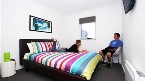 The Island Accommodation - Phillip Island YHA - Australia Accommodation 3