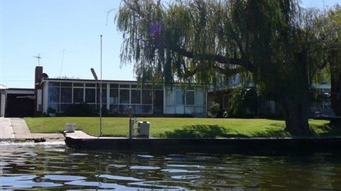 Lakeviews On Lang - Australia Accommodation 0