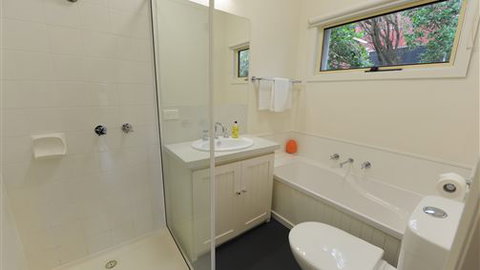 Rocket House Apollo Bay - Australia Accommodation 7