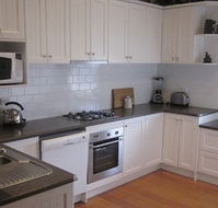 Abaleen House - Australia Accommodation
